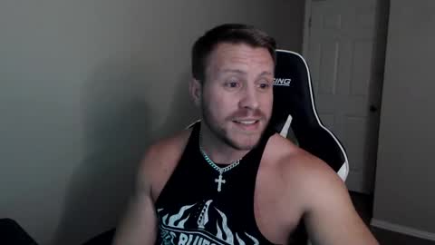 Snapshot of player2pawns chatting on October 31, 2:12 am Player online show from October 31, 2:12 am