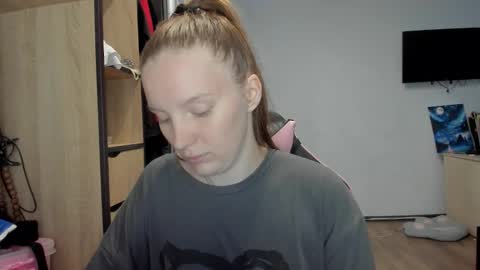 Snapshot of playful_mary chatting on October 1, 12:11 pm Masha online show from October 1, 12:11 pm