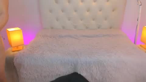 Snapshot of playfullmaniac chatting on December 31, 9:10 am jen online show from December 31, 9:10 am