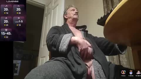 Snapshot of playme828530 chatting on February 12, 5:26 am Play Me online show from February 12, 5:26 am