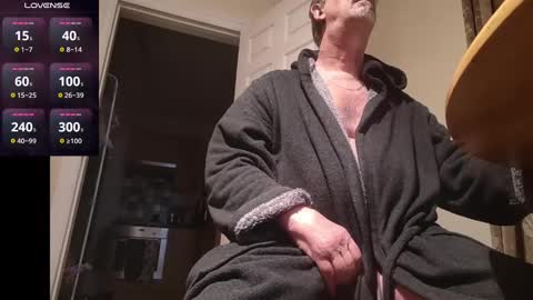 Snapshot of playme828530 chatting on February 16, 6:10 am Play Me online show from February 16, 6:10 am