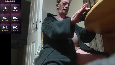 Snapshot of playme828530 chatting on March 8, 12:33 am Play Me online show from March 8, 12:33 am