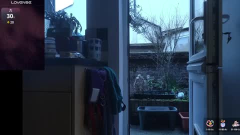 Snapshot of playme828530 chatting on March 10, 6:27 am Play Me online show from March 10, 6:27 am