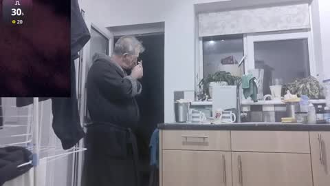 Snapshot of playme828530 chatting on November 17, 5:46 am Play Me online show from November 17, 5:46 am