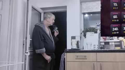 Snapshot of playme828530 chatting on November 27, 6:04 am Play Me online show from November 27, 6:04 am