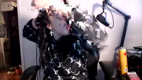 pleasantdinosaurus7537 online show from October 8, 8:39 pm