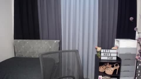 Snapshot of pleasure4salets chatting on September 13, 12:27 pm LAUREEN online show from September 13, 12:27 pm
