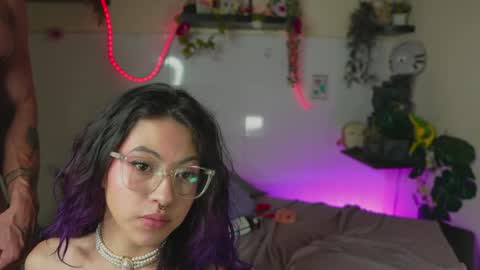 Snapshot of pleasure_room_x chatting on May 3, 1:44 am Jessi Alex online show from May 3, 1:44 am