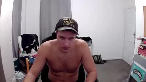 Snapshot of plkrisztian chatting on October 14, 3:02 pm plkrisztian online show from October 14, 3:02 pm