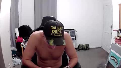 Snapshot of plkrisztian chatting on November 13, 4:17 pm plkrisztian online show from November 13, 4:17 pm