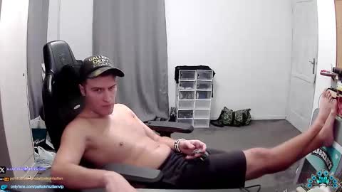 Snapshot of plkrisztian chatting on November 19, 5:24 pm plkrisztian online show from November 19, 5:24 pm