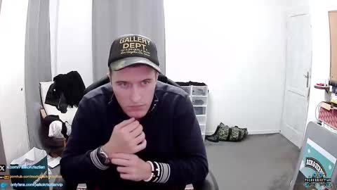 Snapshot of plkrisztian chatting on November 26, 9:05 pm plkrisztian online show from November 26, 9:05 pm