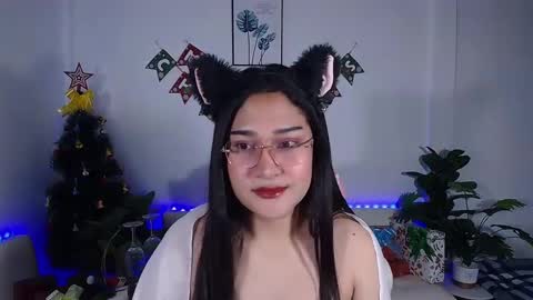Snapshot of ploysaithailand chatting on December 18, 3:26 am Ploysai online show from December 18, 3:26 am