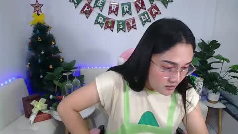 Snapshot of ploysaithailand chatting on December 19, 12:01 pm Ploysai online show from December 19, 12:01 pm