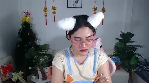 Snapshot of ploysaithailand chatting on January 16, 8:11 am Ploysai online show from January 16, 8:11 am