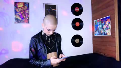   online show from March 12, 8:41 pm