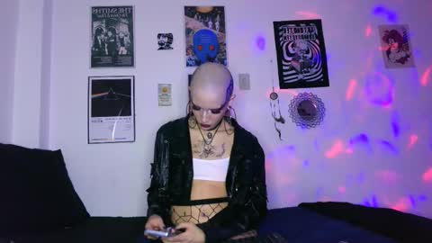    online show from November 18, 11:37 pm