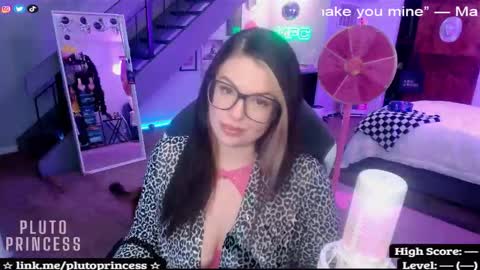 Snapshot of plutoprincess69 chatting on November 15, 7:38 am Pluto Princess online show from November 15, 7:38 am