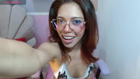 Snapshot of poison_liv chatting on January 20, 6:21 pm poison_liv online show from January 20, 6:21 pm