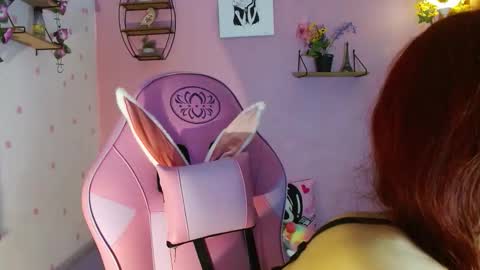 Snapshot of poison_liv chatting on November 24, 1:11 pm poison_liv online show from November 24, 1:11 pm