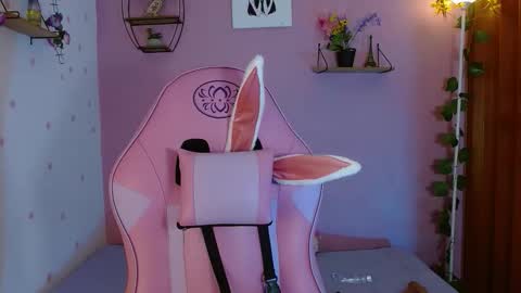 Snapshot of poison_liv chatting on November 29, 1:58 pm poison_liv online show from November 29, 1:58 pm