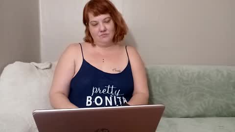 Snapshot of poisonivyvixen chatting on January 3, 3:33 pm Poison Ivy online show from January 3, 3:33 pm