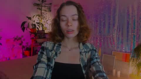 Snapshot of poli__ chatting on December 12, 9:15 pm Martha online show from December 12, 9:15 pm