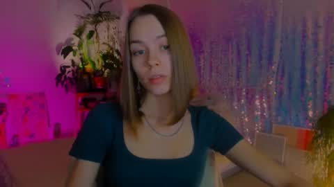 Snapshot of poli__ chatting on December 19, 9:28 pm Martha online show from December 19, 9:28 pm