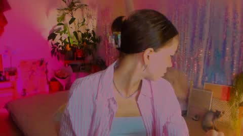 Snapshot of poli__ chatting on January 11, 12:22 am Martha online show from January 11, 12:22 am