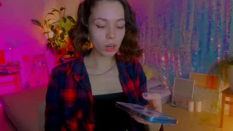 Snapshot of poli__ chatting on February 25, 9:46 pm Martha online show from February 25, 9:46 pm