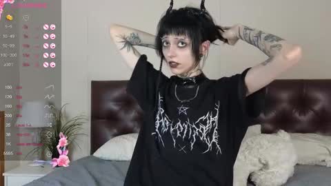 Snapshot of polidevis chatting on November 13, 6:40 pm Candytrain online show from November 13, 6:40 pm