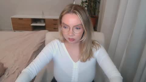 Snapshot of polinajones chatting on November 5, 4:51 pm PolinaJones online show from November 5, 4:51 pm