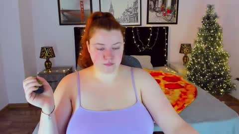 Snapshot of polinasallivan chatting on December 23, 8:44 am Polina online show from December 23, 8:44 am