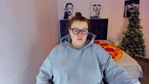 Snapshot of polinasallivan chatting on December 29, 7:50 am Polina online show from December 29, 7:50 am