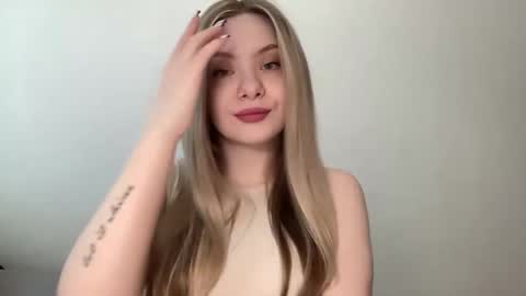 polishangel222 online show from May 24, 11:04 am