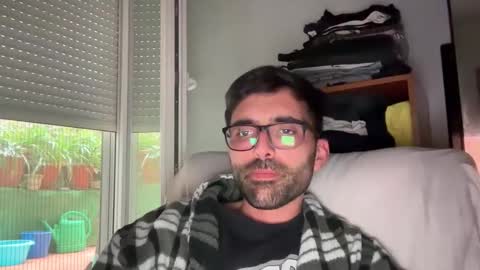 Snapshot of pollabeta chatting on October 18, 12:28 pm pollabeta online show from October 18, 12:28 pm