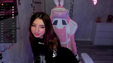 Snapshot of pollyhill1 chatting on October 10, 6:18 pm online show from October 10, 6:18 pm