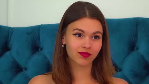 Polly online show from January 17, 6:33 pm