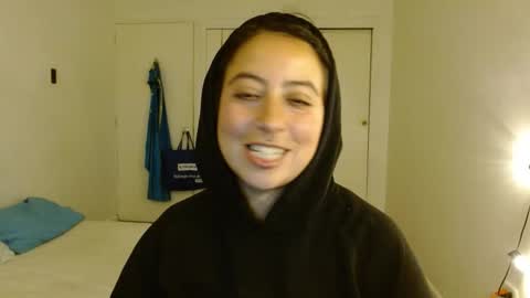 Snapshot of poly_mer chatting on December 18, 1:33 am Poly online show from December 18, 1:33 am