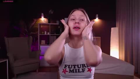 Snapshot of pooja_hegde chatting on October 7, 1:14 am Eva online show from October 7, 1:14 am