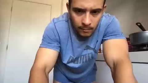 Snapshot of poormanbr chatting on October 24, 3:30 pm poormanbr online show from October 24, 3:30 pm