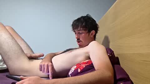 popboy2001 online show from April 17, 7:55 am