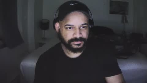 Snapshot of popfizzt chatting on October 26, 4:18 am popfizzt online show from October 26, 4:18 am