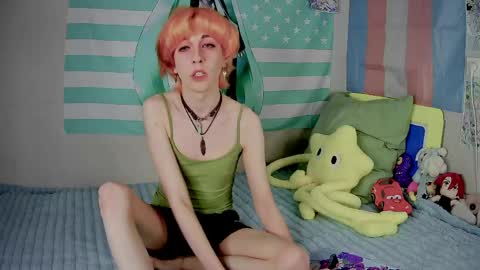 poppyfluffy online show from April 10, 6:12 pm