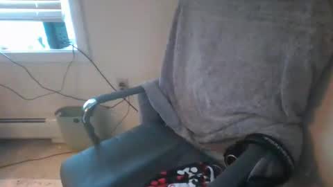 Snapshot of porcelain_tears01 chatting on January 17, 12:31 pm porcelain_tears01 online show from January 17, 12:31 pm