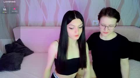 Snapshot of pornostendup chatting on March 11, 12:44 am Ana and Tati online show from March 11, 12:44 am