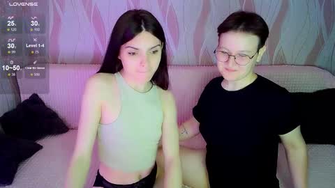 Snapshot of pornostendup chatting on September 20, 7:15 pm Ana and Tati online show from September 20, 7:15 pm