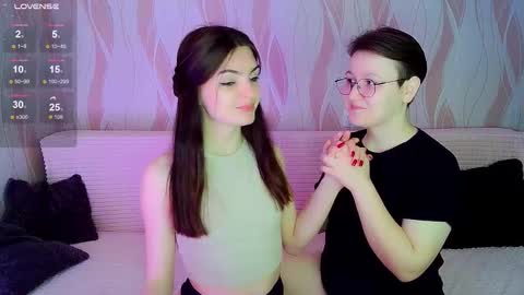 Snapshot of pornostendup chatting on November 9, 1:04 am Ana and Tati online show from November 9, 1:04 am