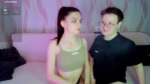 Snapshot of pornostendup chatting on December 4, 8:39 pm Ana and Tati online show from December 4, 8:39 pm