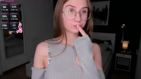 Elizabeth online show from November 21, 7:23 pm